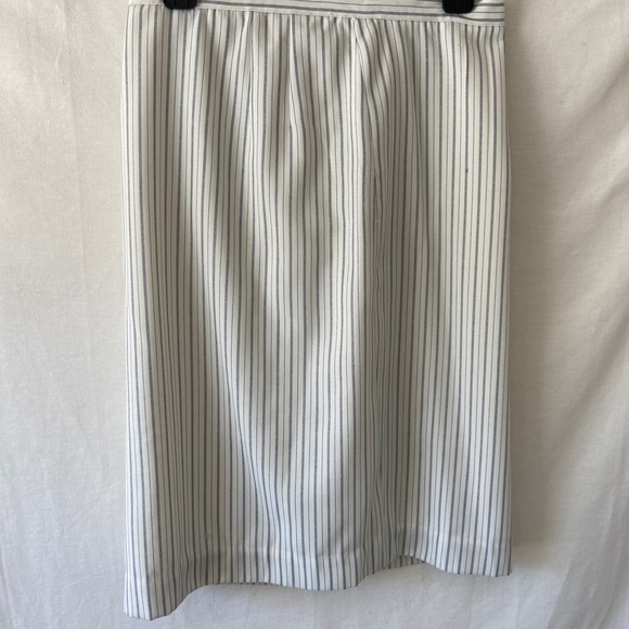 Sax Fifth Avenue 2 Pc Skirt Blazer Striped Suit Sz Medium - Picture 3 of 6